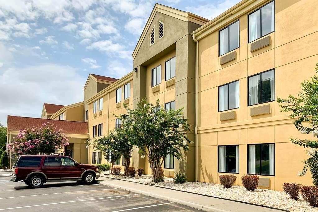 Comfort Inn & Suites Troutville - Roanoke North - Daleville מראה חיצוני תמונה
