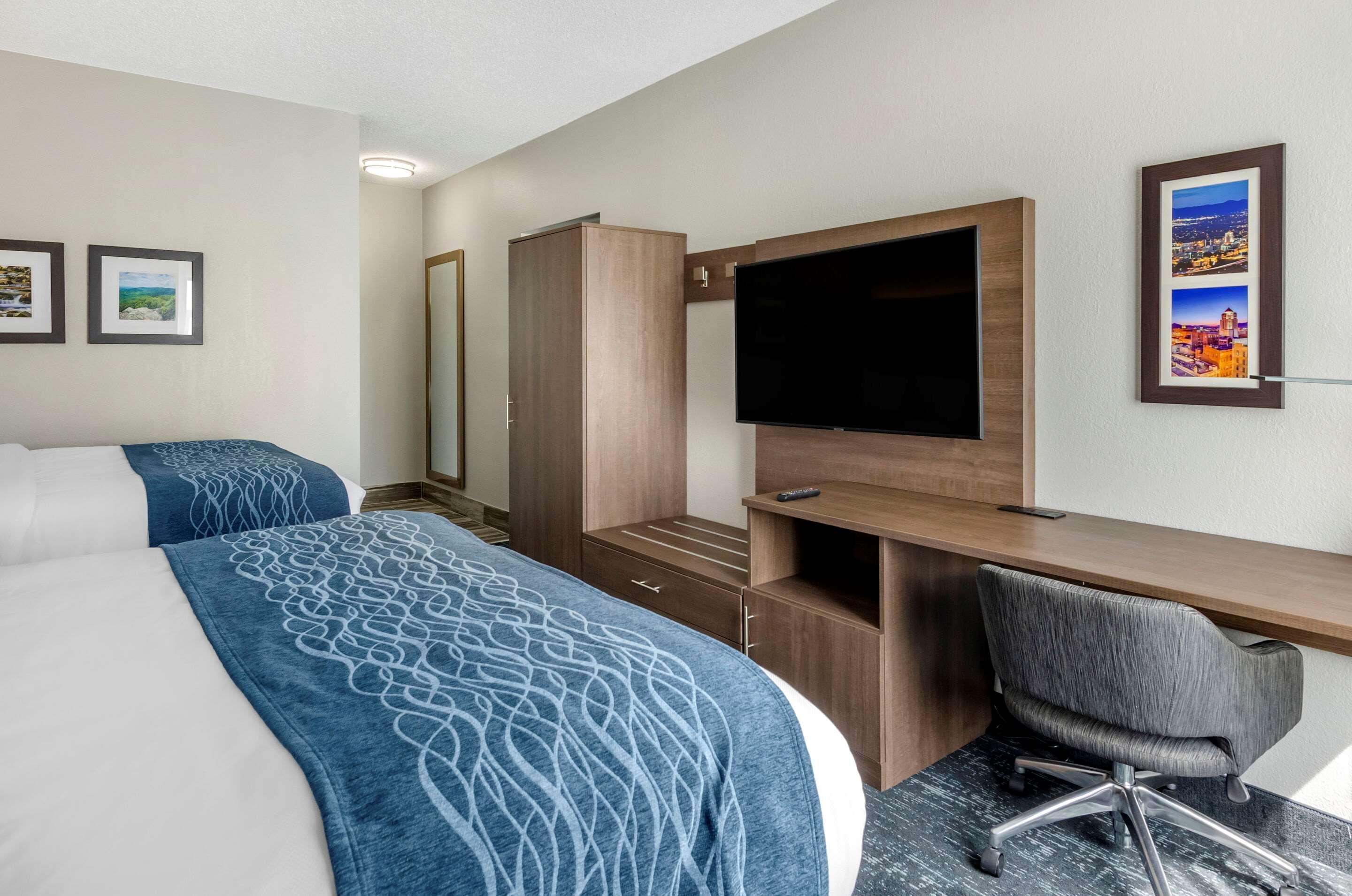 Comfort Inn & Suites Troutville - Roanoke North - Daleville מראה חיצוני תמונה