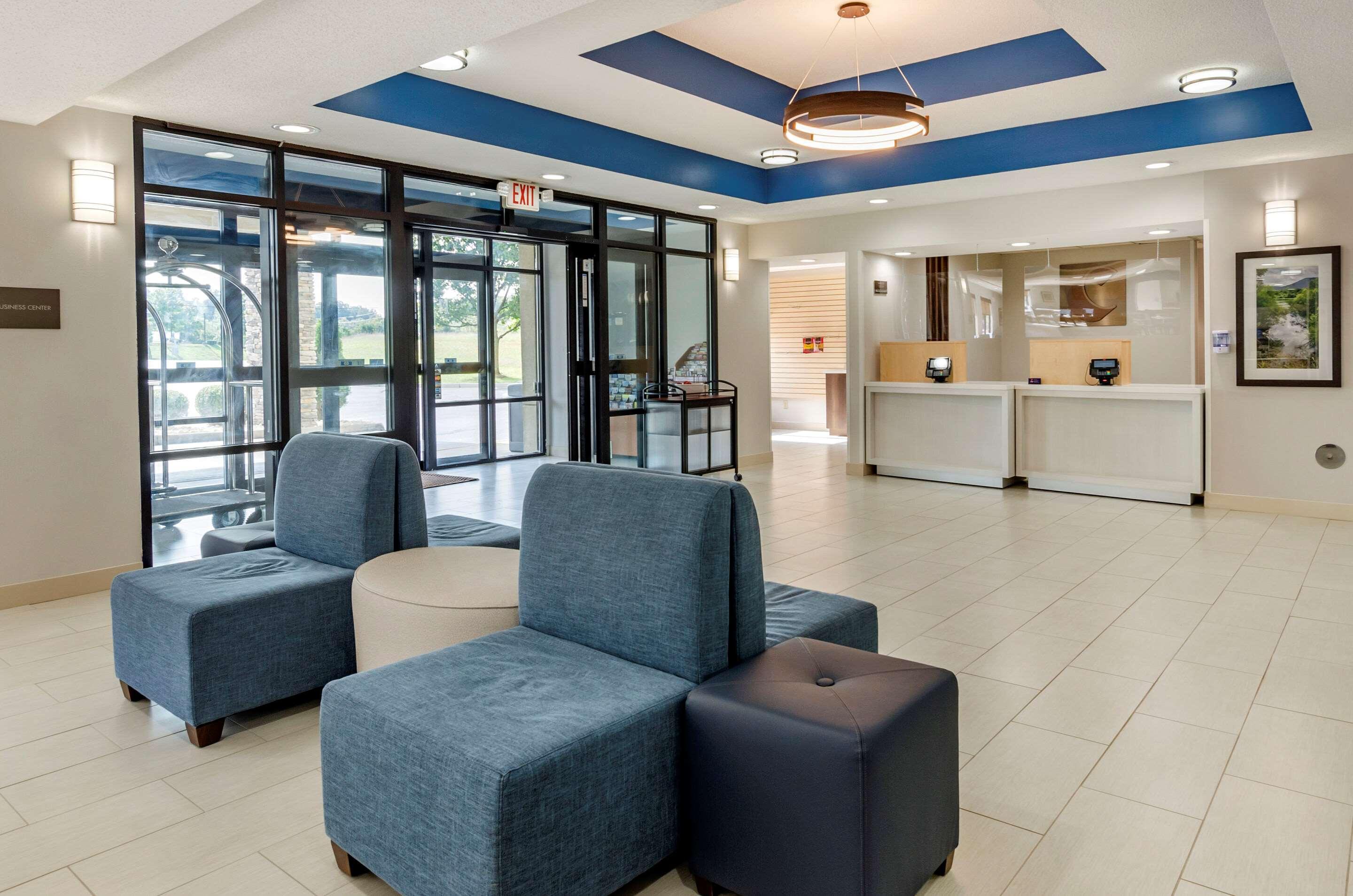 Comfort Inn & Suites Troutville - Roanoke North - Daleville מראה חיצוני תמונה
